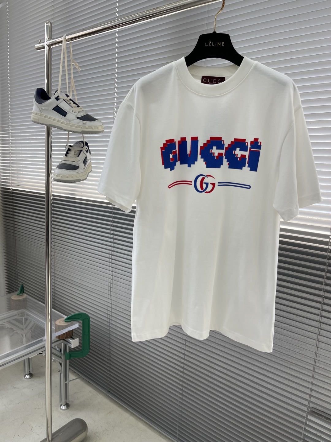 Gucci Men's White Cotton Jersey T-Shirt with Pixelated Logo Graphic Print 1 cmp i1744807661761 5611 0 5