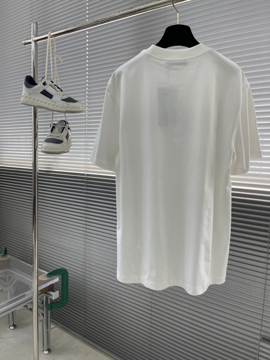 Gucci Men's White Cotton Jersey T-Shirt with Pixelated Logo Graphic Print 8 cmp i1744807661764 9972 0 7