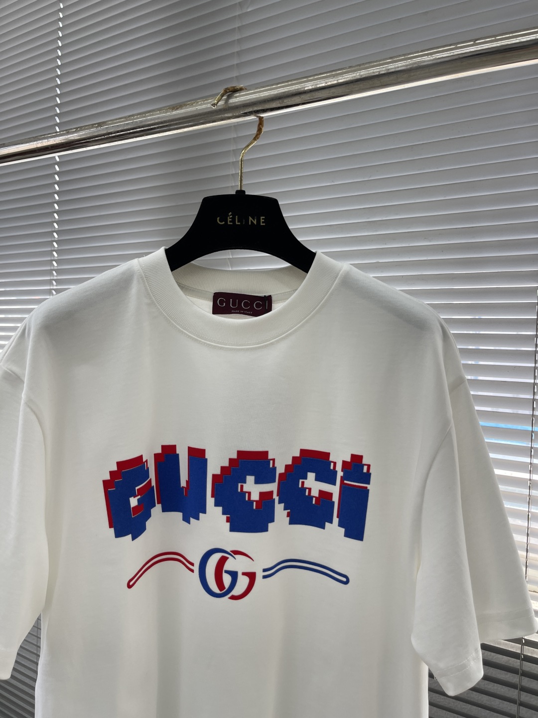 Gucci Men's White Cotton Jersey T-Shirt with Pixelated Logo Graphic Print 2 cmp i1744807661772 2927 0 6