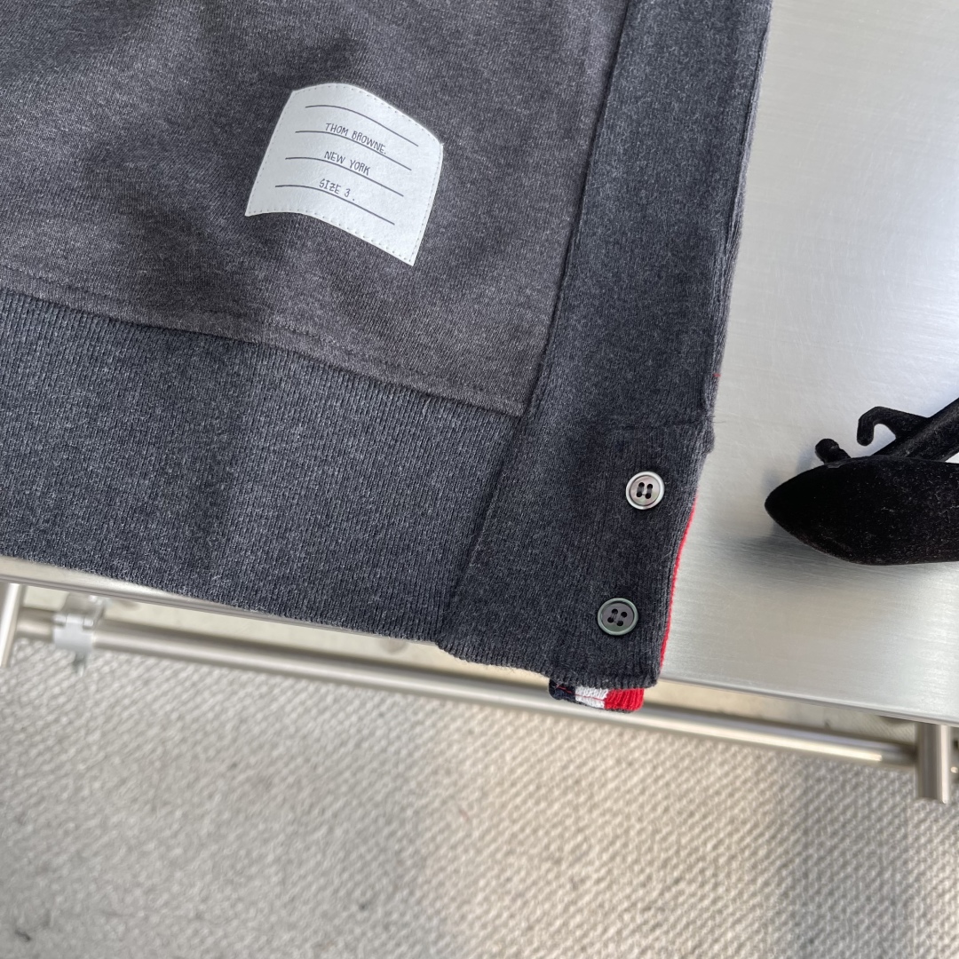 Thom Browne New Colorblock Weave Crewneck Sweatshirt - High Quality Cotton 5 cmp i1744885487955 8055 0 2