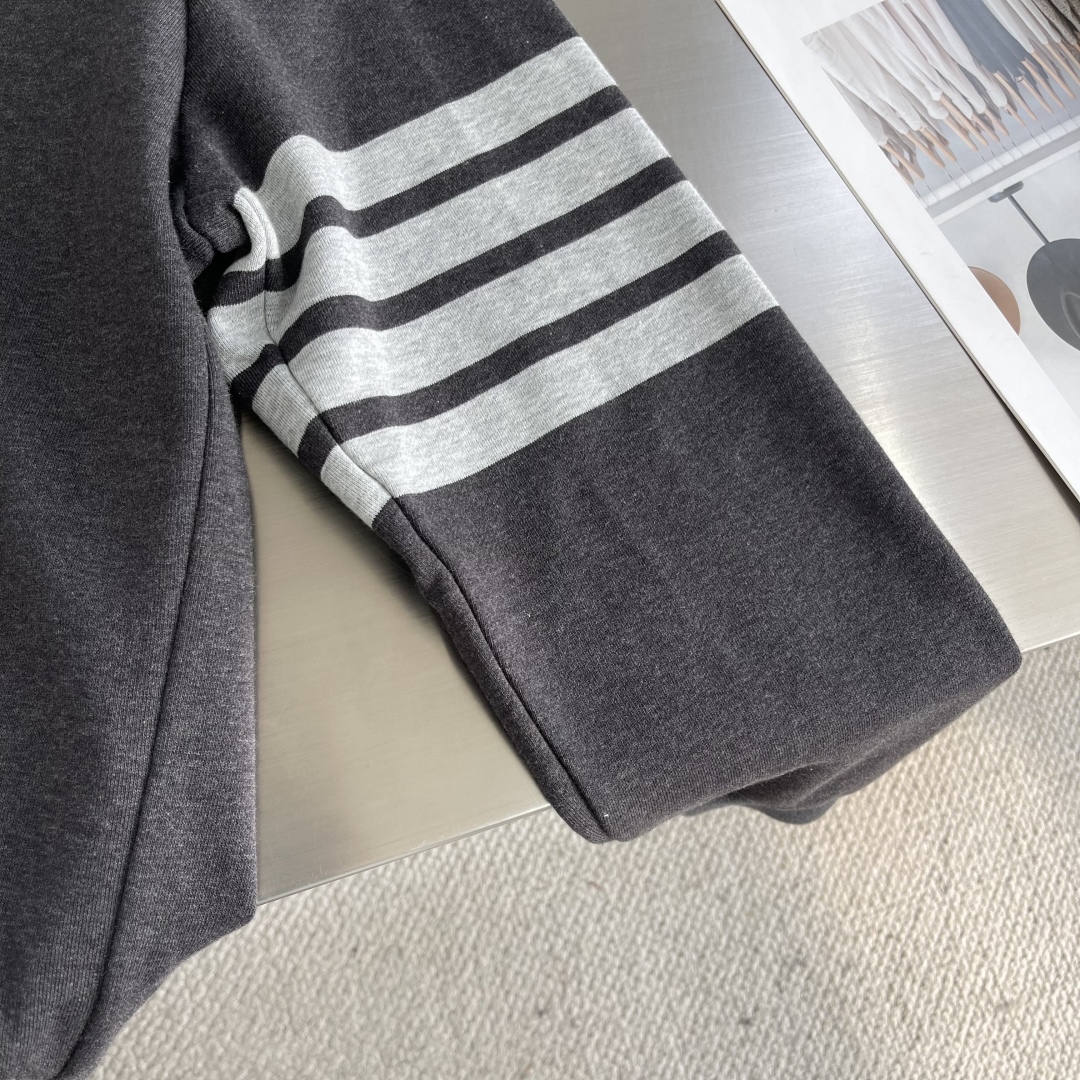 Thom Browne Men's Dark Grey Four-Bar Stripe Cotton Loopback Zip-Up Hoodie 4 cmp i1744885520249 4127 0 1