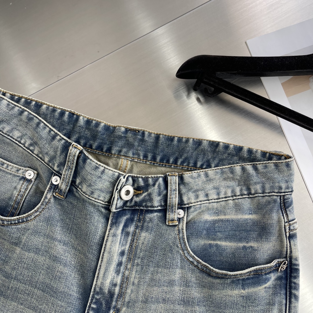 Brioni Denim Jeans Crafted with Tencel, Modal, and Lycra - Classic Fit 5 cmp i1744886037999 1597 0 3