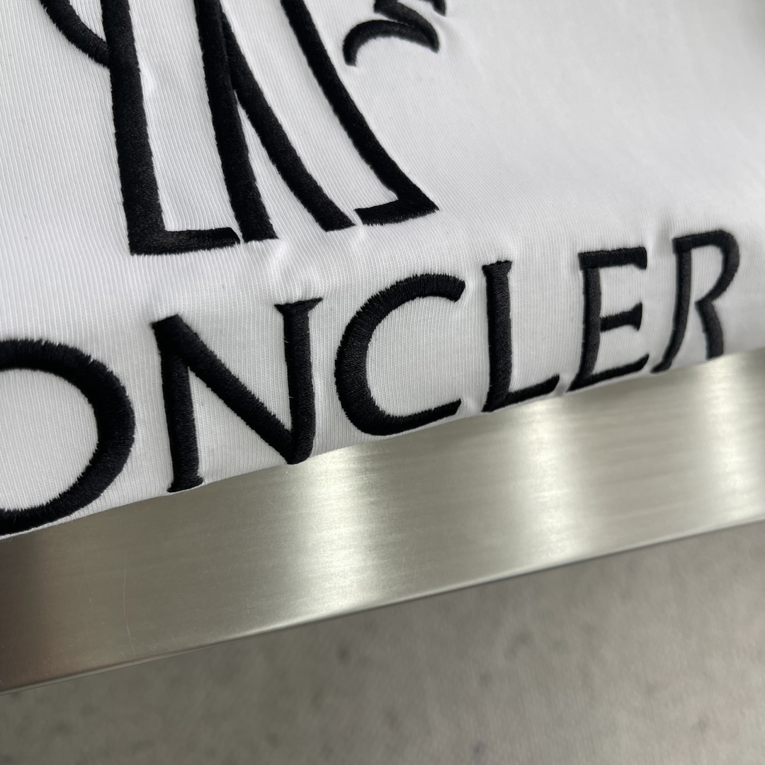 Moncler Embroidered Logo T-Shirt - Summer Essential, Comfortable & Stylish 5 cmp i1744886434617 1178 0 2