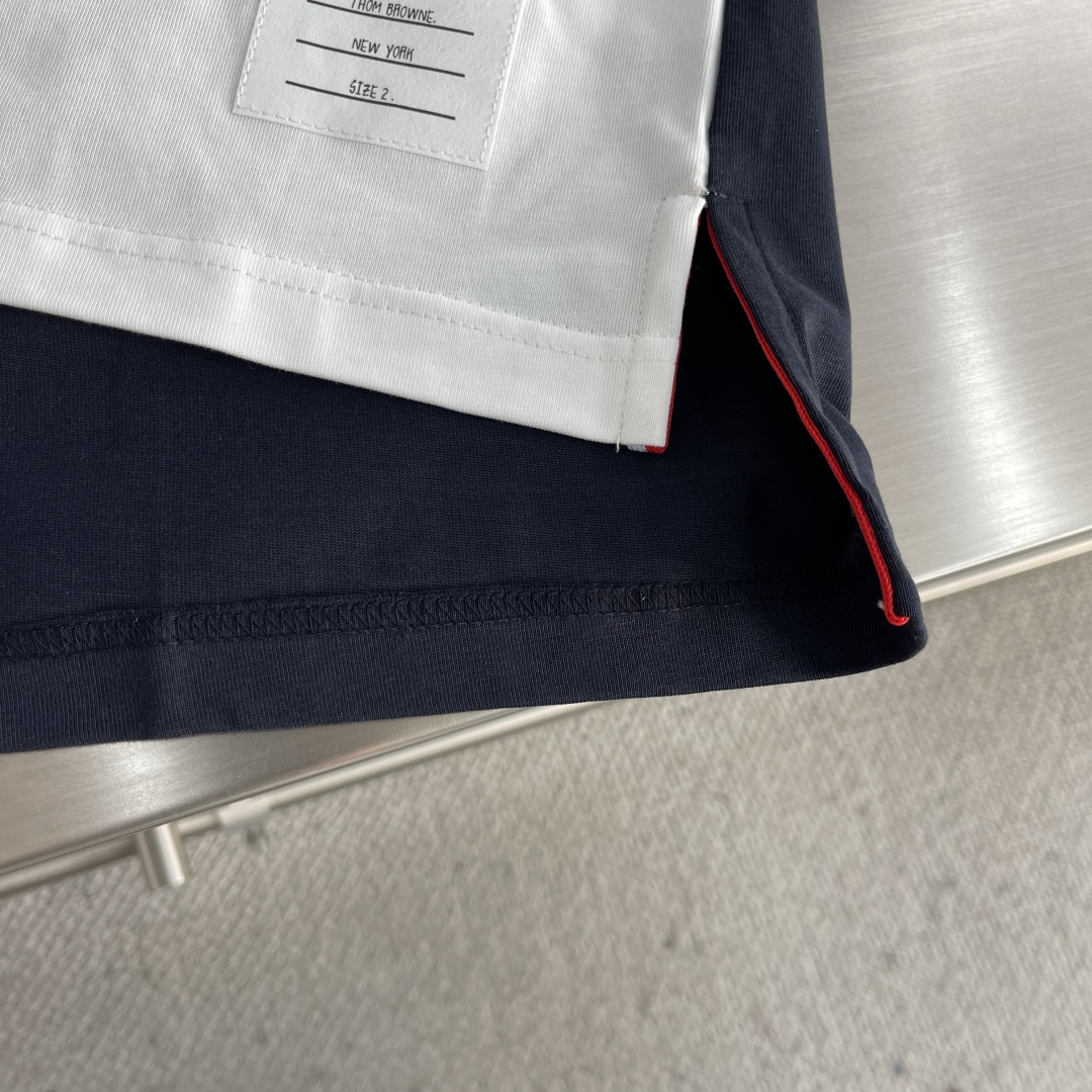 Thom Browne Cotton Jersey T-Shirt With Signature Four-Bar Stripe 6 cmp i1744887104395 516 0 3