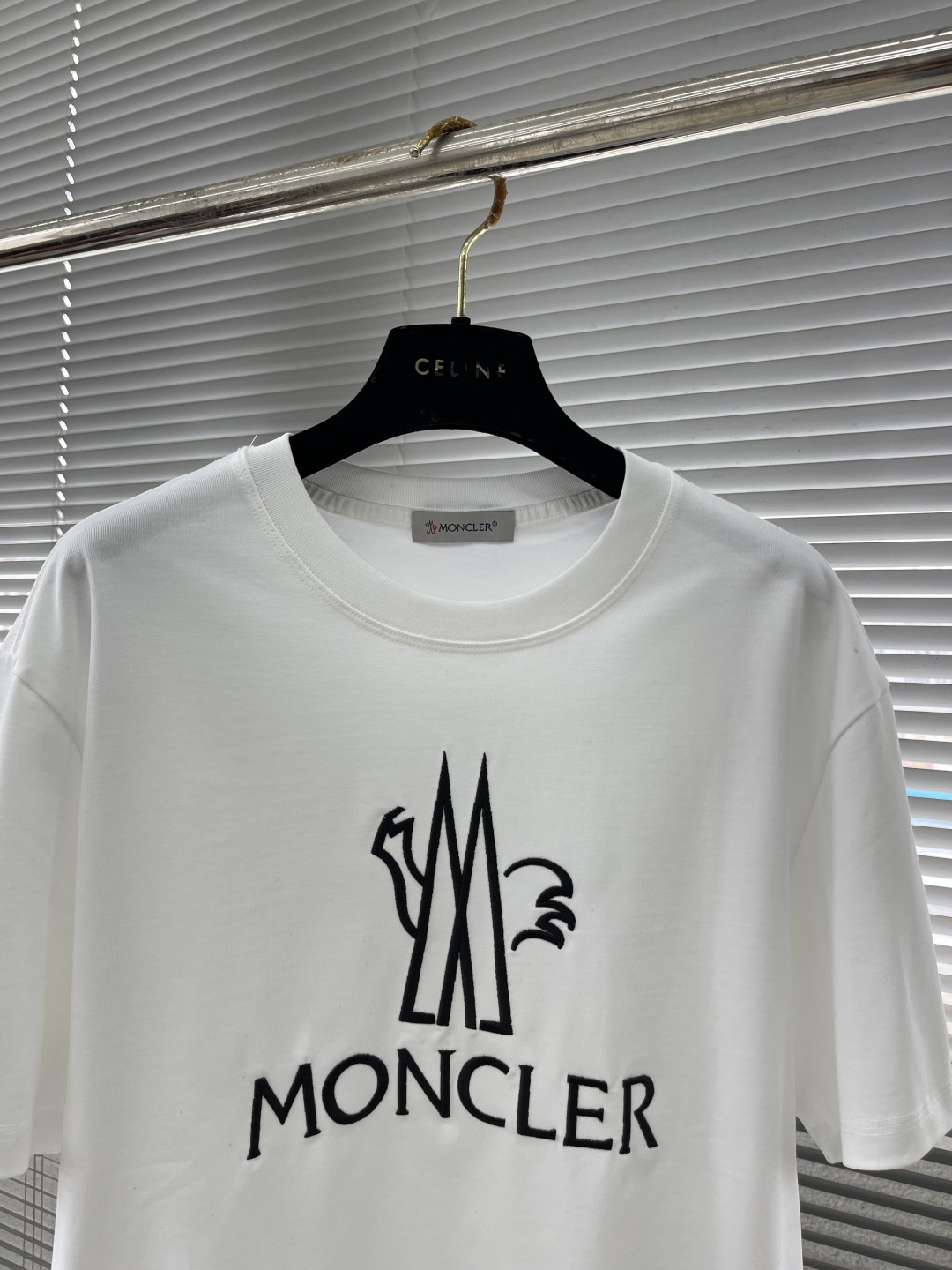 Moncler Embroidered Logo T-Shirt - Summer Essential, Comfortable & Stylish 2 cmp i1744887422780 1905 0 6