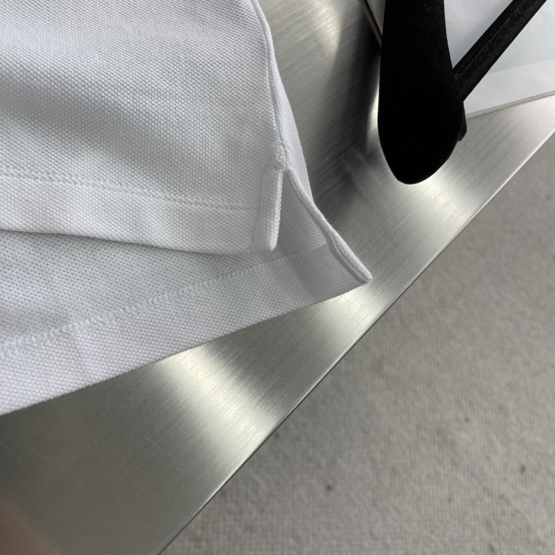 Gucci Men's White Cotton Piquet Polo Shirt with Black Stripe Collar 6 cmp i1744969210221 3561 0 2