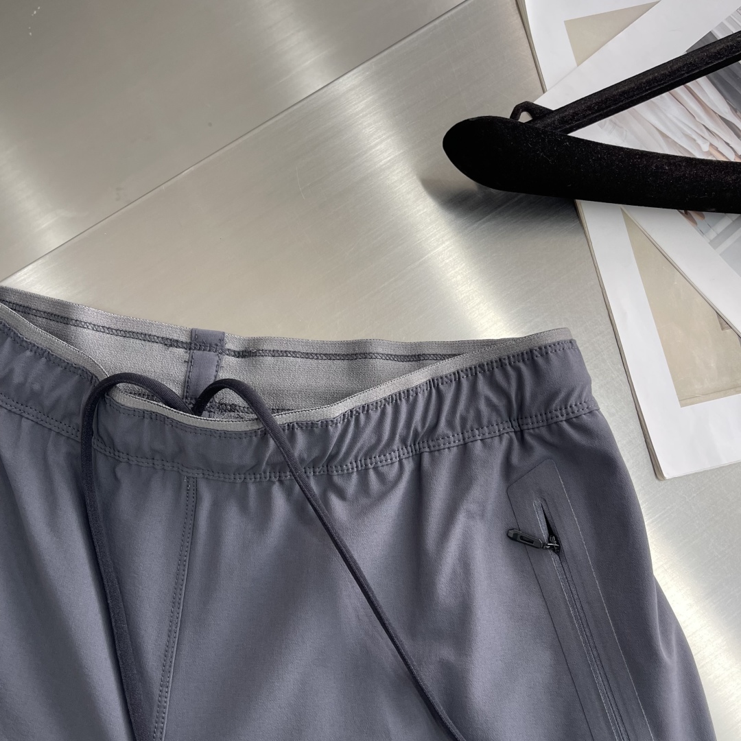 Arc'teryx Men's Grey Outdoor Quick-Dry Ripstop Hiking Pants With Reflective Logo 6 cmp i1744970022075 7008 0 3
