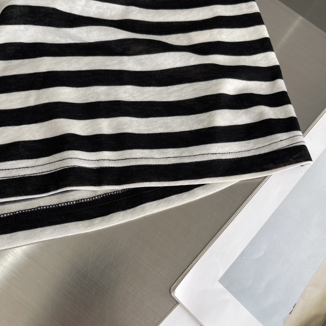 Loewe Striped Cotton T-Shirt, Spring/Summer 2025 Collection, Unisex Style 6 cmp i1745079609295 3017 0 3