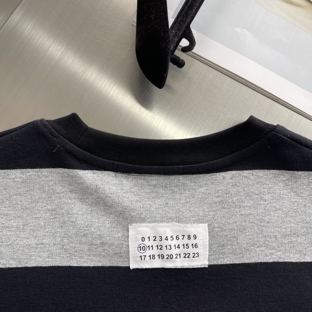 Maison Margiela Striped Cotton T-Shirt Short Sleeve,Crew Neck, Heavy Washed 7 cmp i1745080205819 9772 0 3