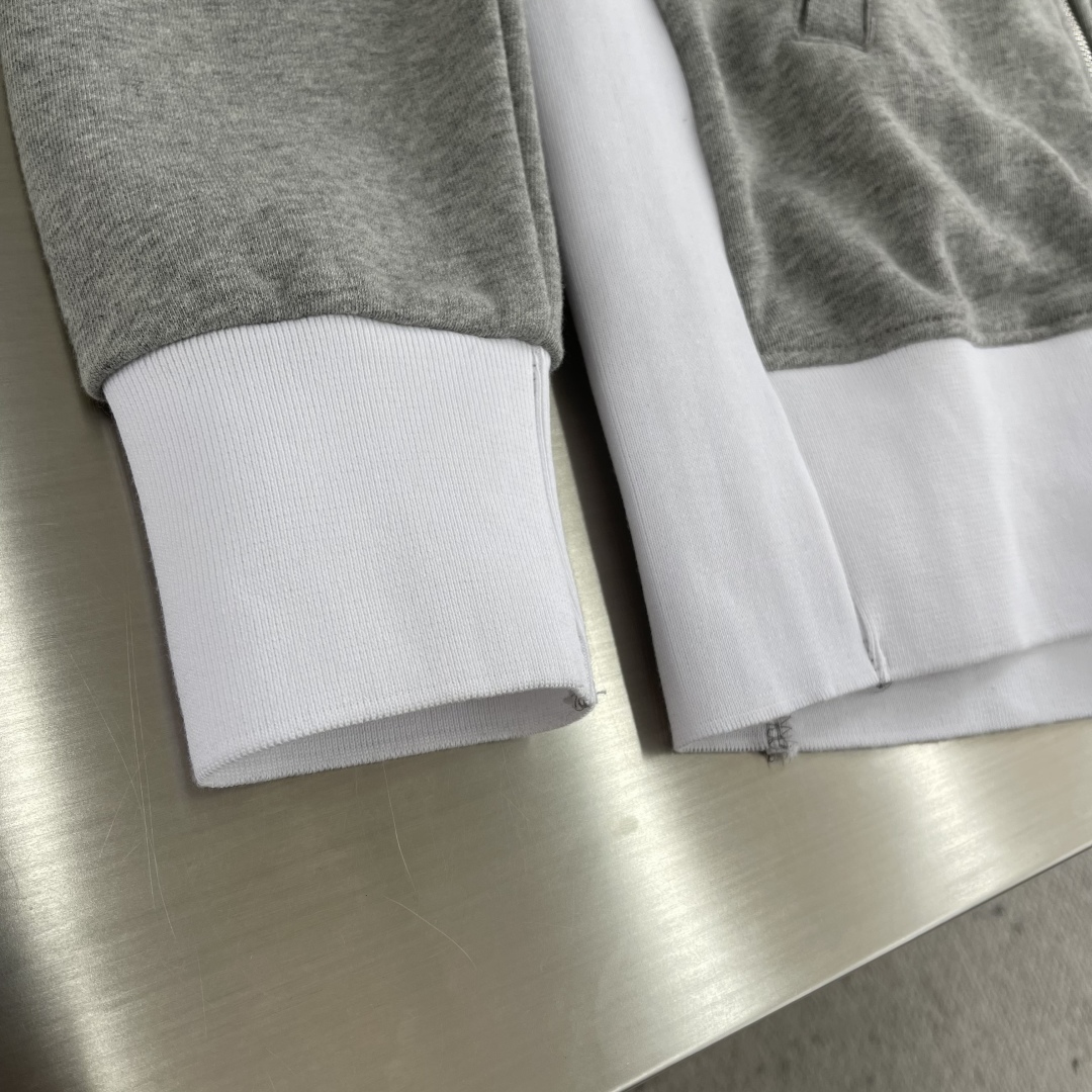 Thom Browne Grey Cotton Zip-Up Hoodie with Signature 4-Bar Stripe 5 cmp i1745148240113 9467 0 1
