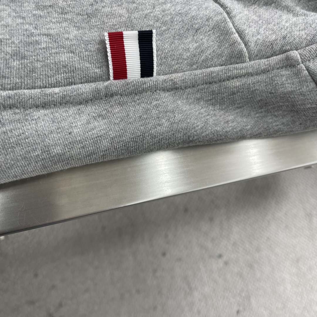 Thom Browne Grey Cotton Zip-Up Hoodie with Signature 4-Bar Stripe 8 cmp i1745148240123 3204 0 4