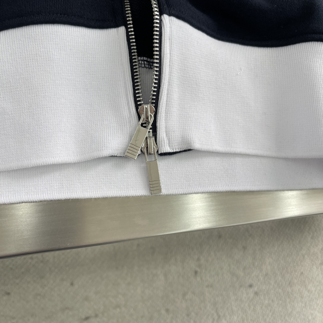 Thom Browne Navy & White Cotton Zip-Up Hoodie Striped Sleeve Detail 7 cmp i1745148274995 2337 0 3