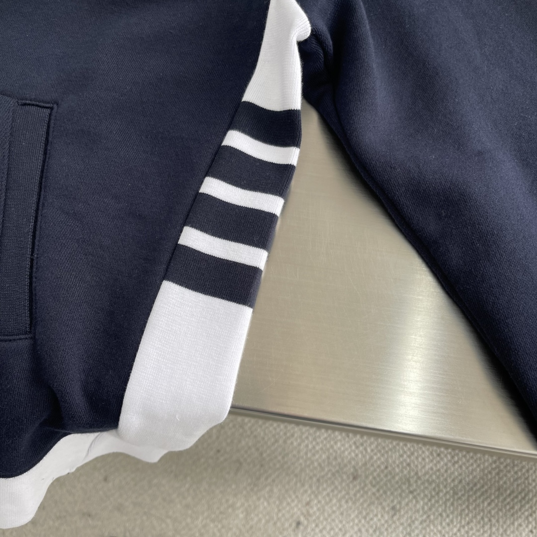 Thom Browne Navy & White Cotton Zip-Up Hoodie Striped Sleeve Detail 6 cmp i1745148275006 5142 0 2
