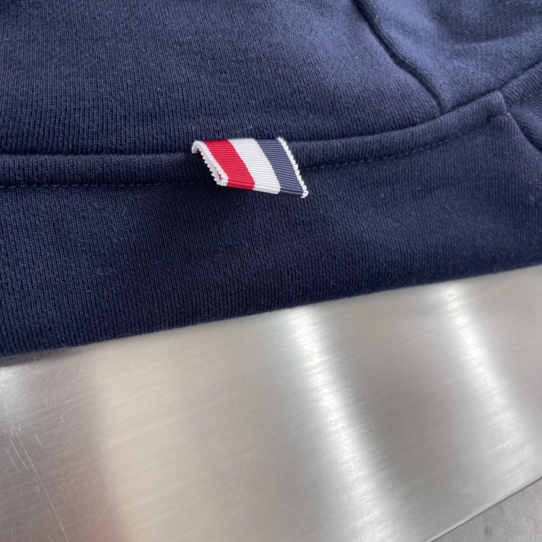 Thom Browne Navy & White Cotton Zip-Up Hoodie Striped Sleeve Detail 8 cmp i1745148275008 1997 0 4