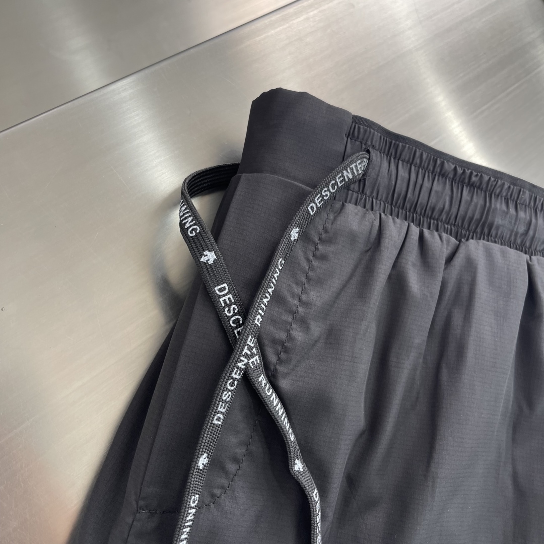 Descente Men's Quick-Dry Casual Shorts - Lightweight & Breathable for Sports 3 cmp i1745148432255 1783 0 0