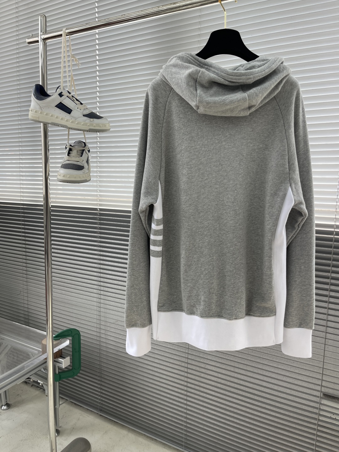 Thom Browne Grey Cotton Zip-Up Hoodie with Signature 4-Bar Stripe 3 cmp i1745149901874 8429 0 6
