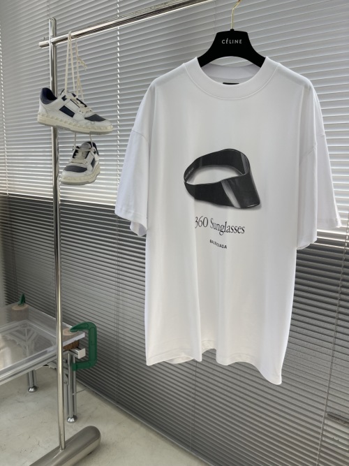 Balenciaga White Cotton Graphic T-Shirt with Sunglasses Print - Unisex 1 Balenciaga White Cotton Graphic T-Shirt with Sunglasses Print - Unisex