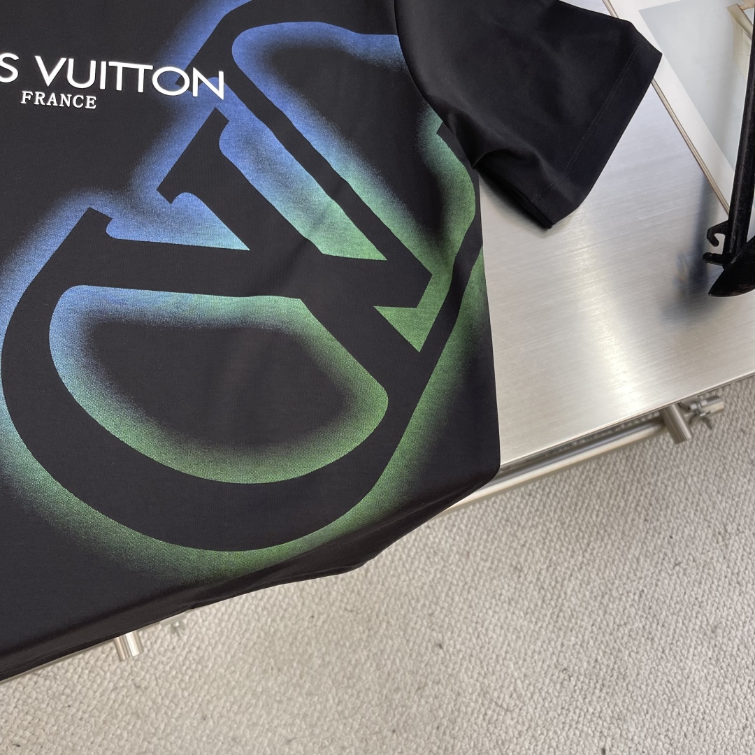 Louis Vuitton 2025SS Black T-Shirt with Logo Embroidery - Unisex 7 cmp i1745235919124 5138 0 2