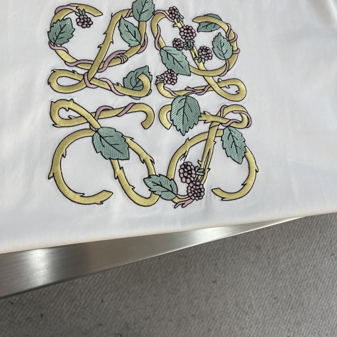 Loewe Embroidered Anagram T-Shirt - Premium Cotton, Stylish and Comfortable 4 cmp i1745236063955 2635 0 1