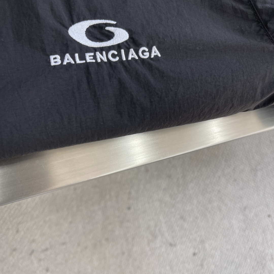 Balenciaga Men's Black Windbreaker Jacket with Embroidered Logo 4 cmp i1745237354687 4861 0 1