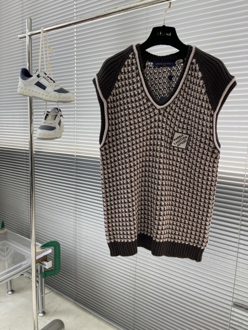 Louis Vuitton 25SS Cotton Vest with 1V Stitch Jacquard Weave - Retro Charm 1 Louis Vuitton 25SS Cotton Vest with 1V Stitch Jacquard Weave - Retro Charm