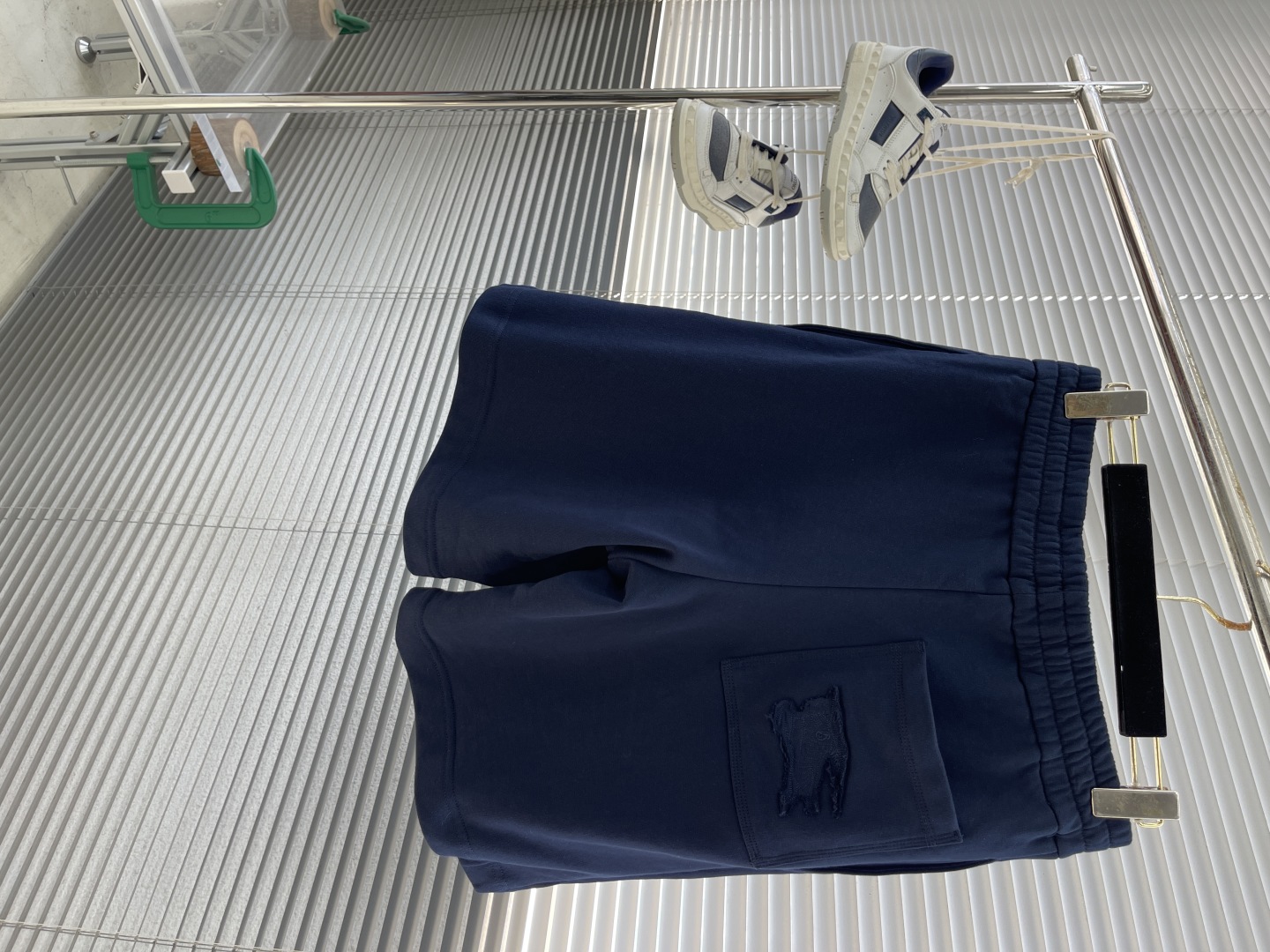 Burberry Cotton Fleeceback Shorts with Embroidered Equestrian Knight Design 2 cmp i1745239543626 5633 0 7