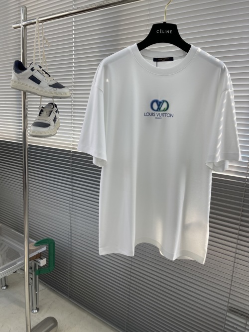 Louis Vuitton 2025SS White Logo T-Shirt, High-Density Solona Fabric 1 Louis Vuitton 2025SS White Logo T-Shirt, High-Density Solona Fabric