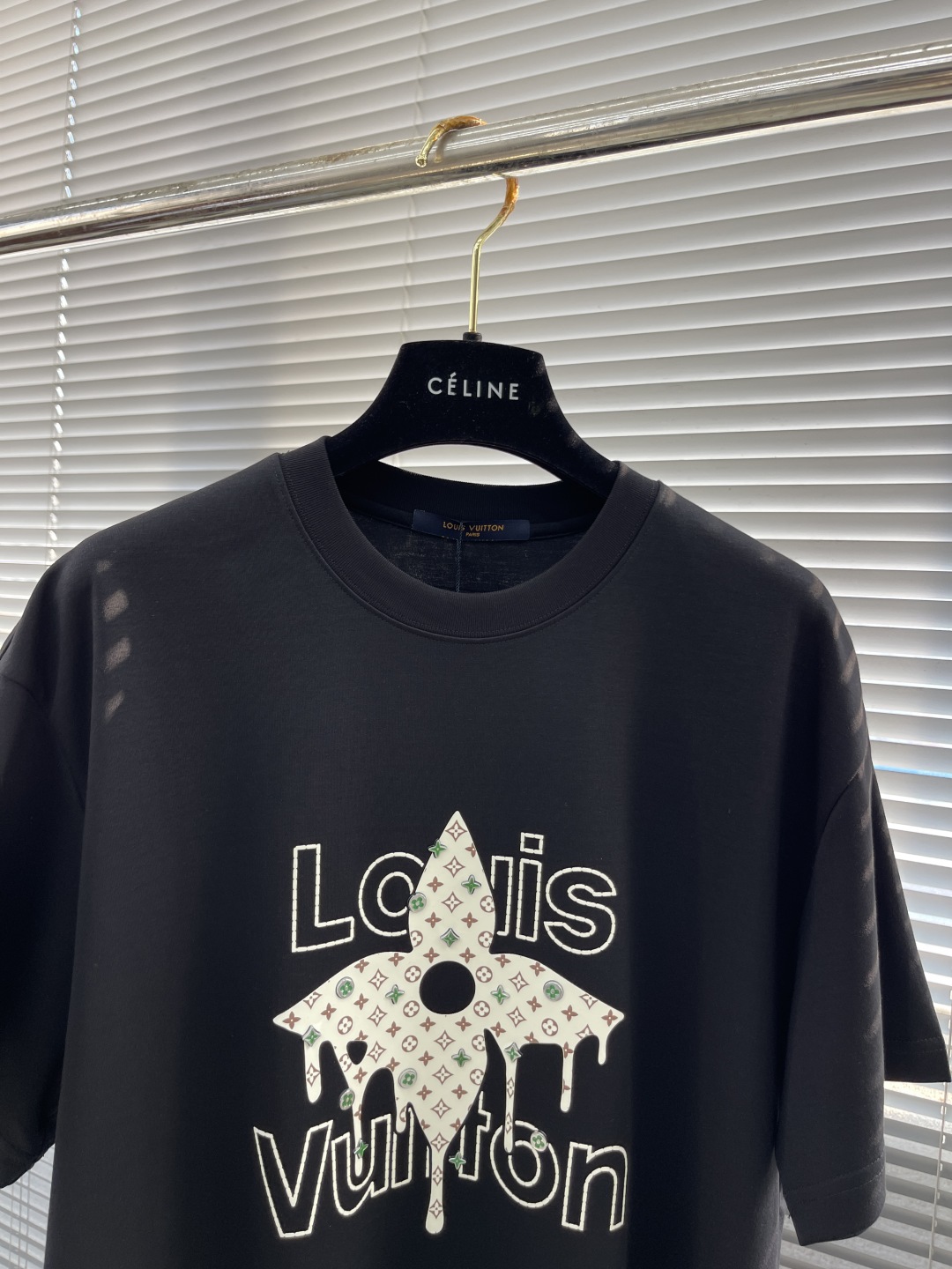 Louis Vuitton Clover T-Shirt Embroidered Cotton Blend Tee 2 cmp i1745240509544 6350 0 6