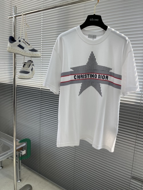 Dior 2025SS Classic Pattern T-Shirt with 3D Embroidery, Fashionable and Versatile 1 Dior 2025SS Classic Pattern T-Shirt with 3D Embroidery, Fashionable and Versatile