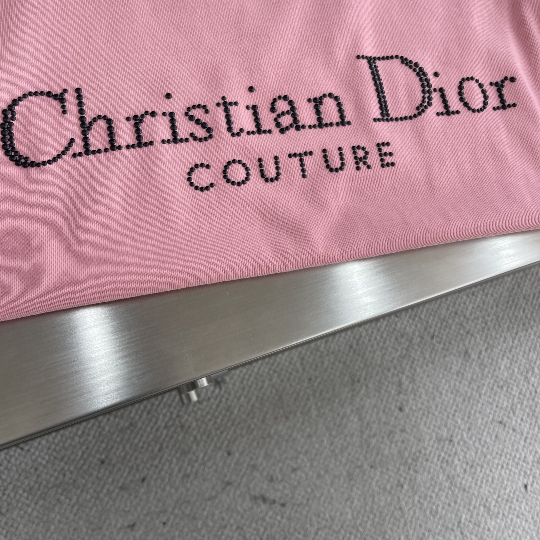 Dior 2025 Spring/Summer Pink Distressed Logo T-Shirt - Unisex Fashion 8 cmp i1745328653942 1050 0 4