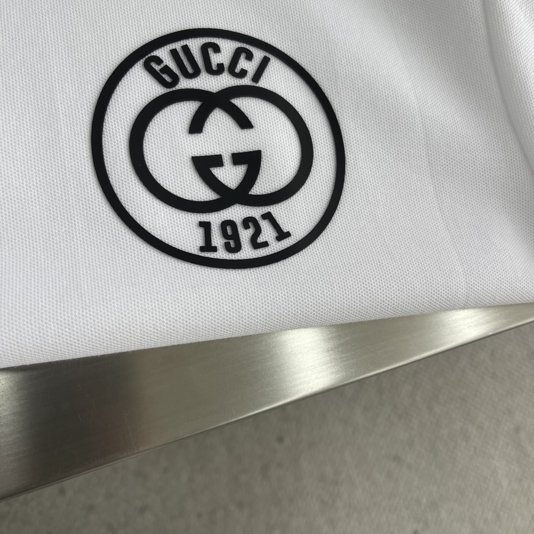 Gucci Men's 1921 Logo Polo Shirt - Short Sleeve Cotton Blend Top 4 cmp i1745328829411 6498 0 1
