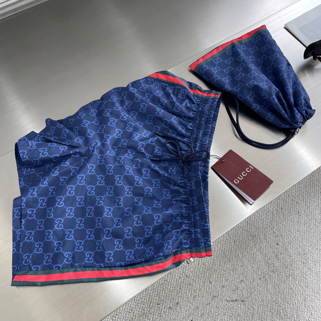 Gucci 25SS New Swim Trunks in Technical Fabric with All-Over Print 8 cmp i1745328853811 9995 0 5