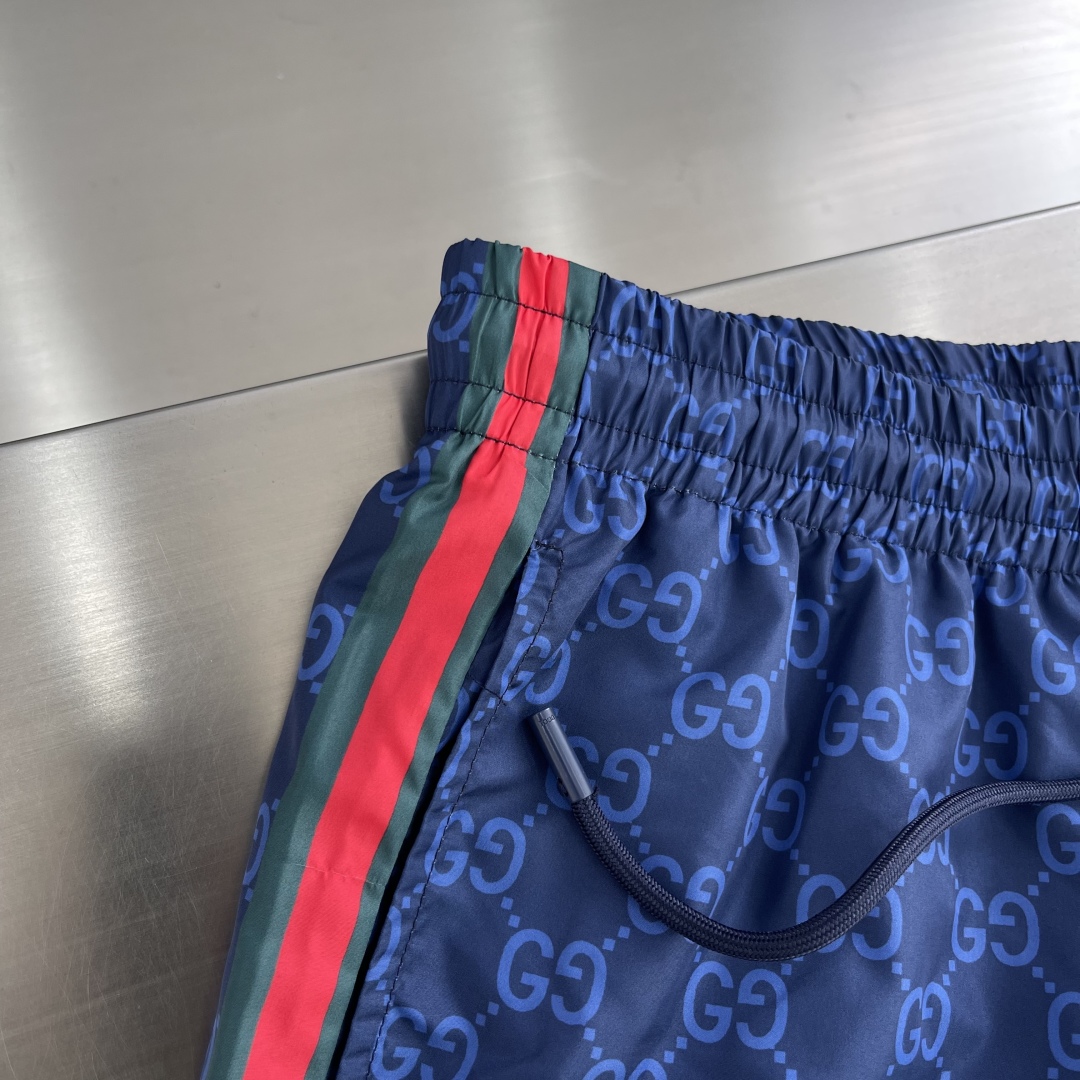 Gucci 25SS New Swim Trunks in Technical Fabric with All-Over Print 4 cmp i1745328856845 2153 0 1