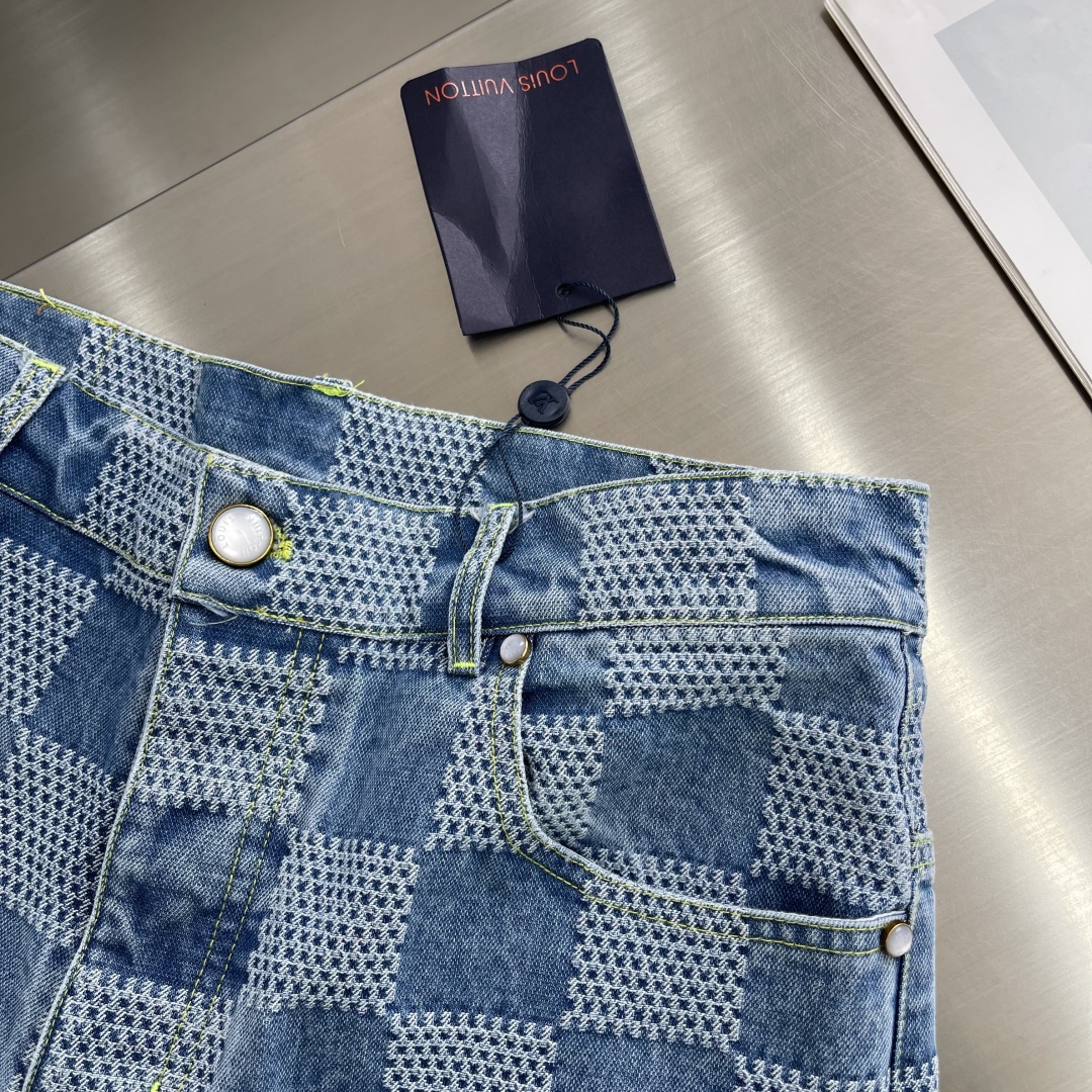 Louis Vuitton 25SS Blue Damier Jacquard Cotton Poplin Shorts 6 cmp i1745329140253 1317 0 3