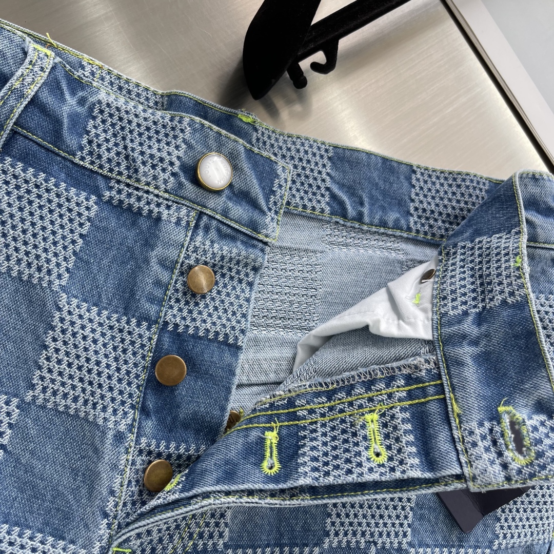 Louis Vuitton 25SS Blue Damier Jacquard Cotton Poplin Shorts 5 cmp i1745329144103 7477 0 2