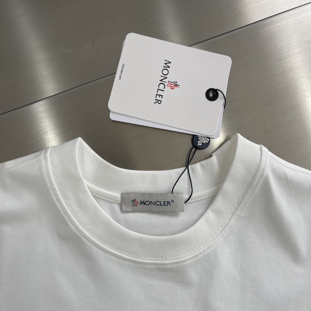 Moncler Embroidered Logo T-Shirt - A Summer Essential in Pure Cotton Comfort 3 cmp i1745329593425 1594 0 0