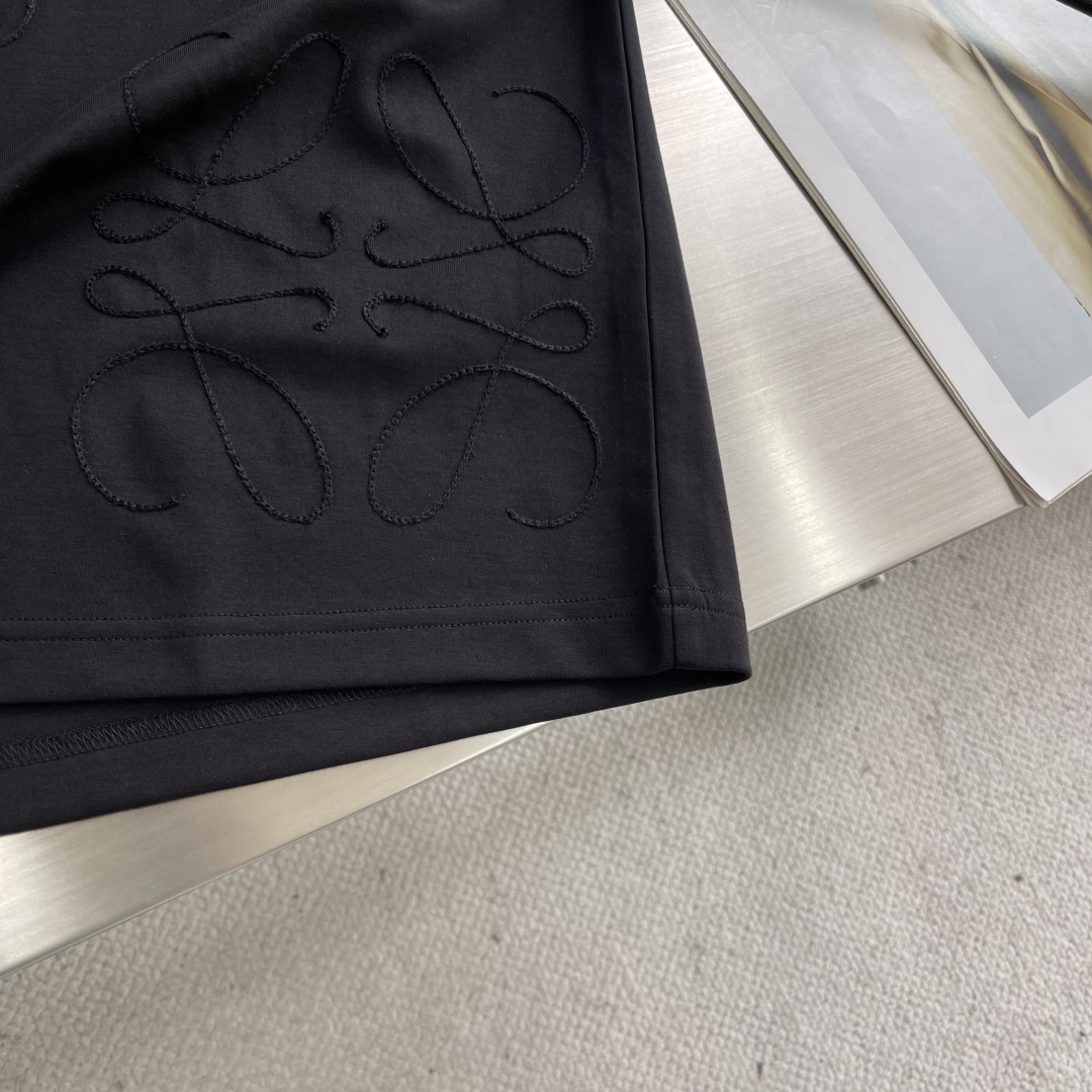 Loewe 2025SS Embroidered T-Shirt, Premium Cotton, Classic Fit, Versatile Style 7 cmp i1745329609878 3864 0 4