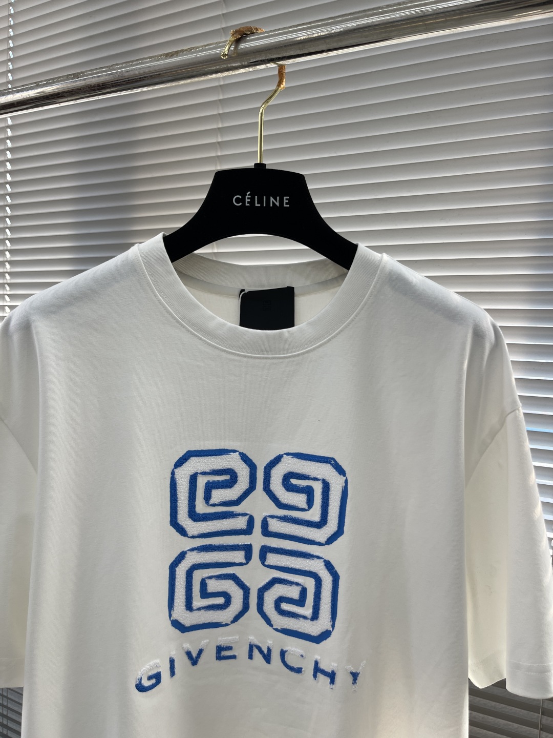 Givenchy 2024SS Limited Edition Embroidered T-Shirt, Soft and Comfortable 2 cmp i1745330394041 7440 0 6