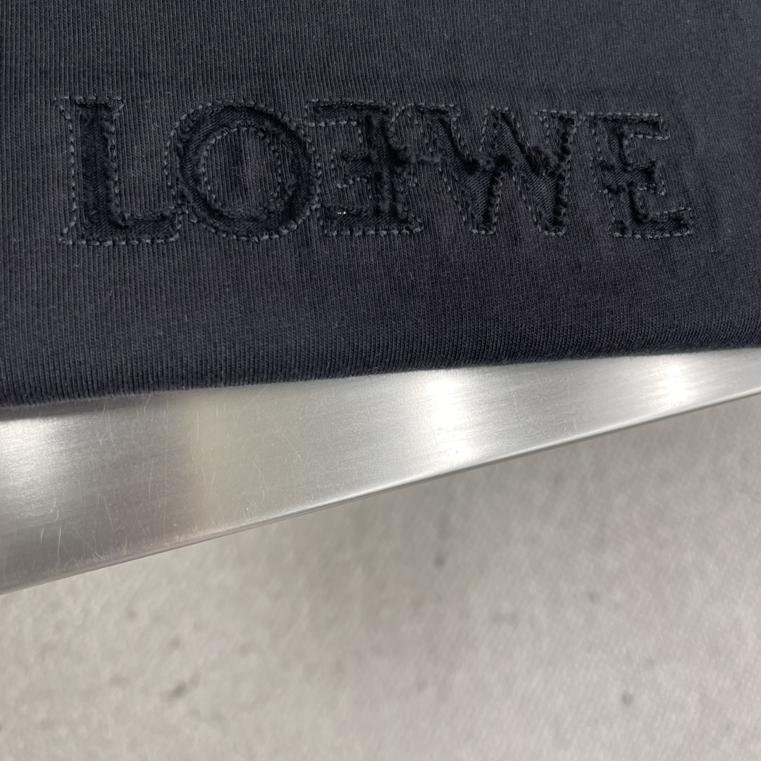 Loewe 25SS Embroidered Logo Crewneck T-Shirt - Premium Cotton, Relaxed Fit 5 cmp i1745410339386 6073 0 1