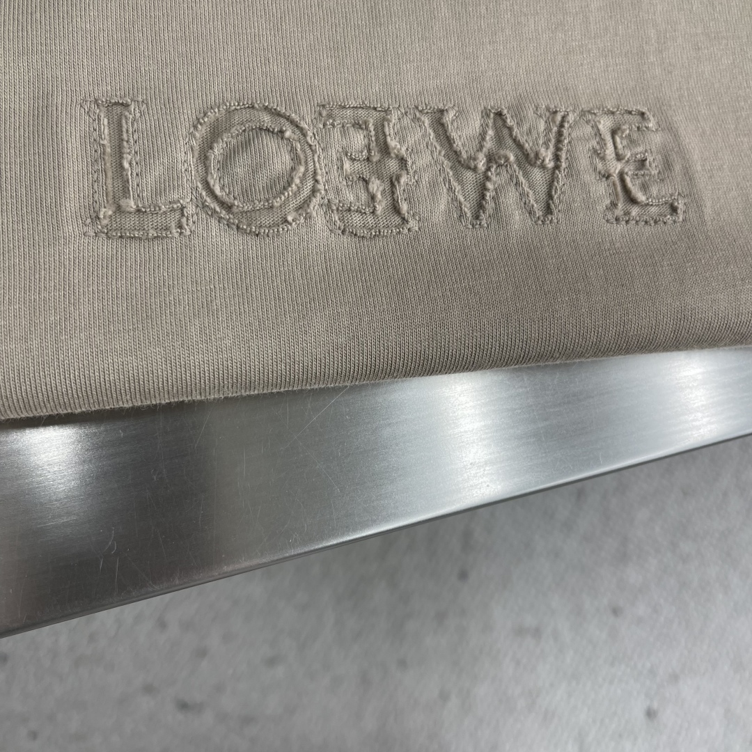 Loewe 25SS Spring/Summer Cream Embroidered Logo T-Shirt - M to 5XL 5 cmp i1745410363782 3553 0 1