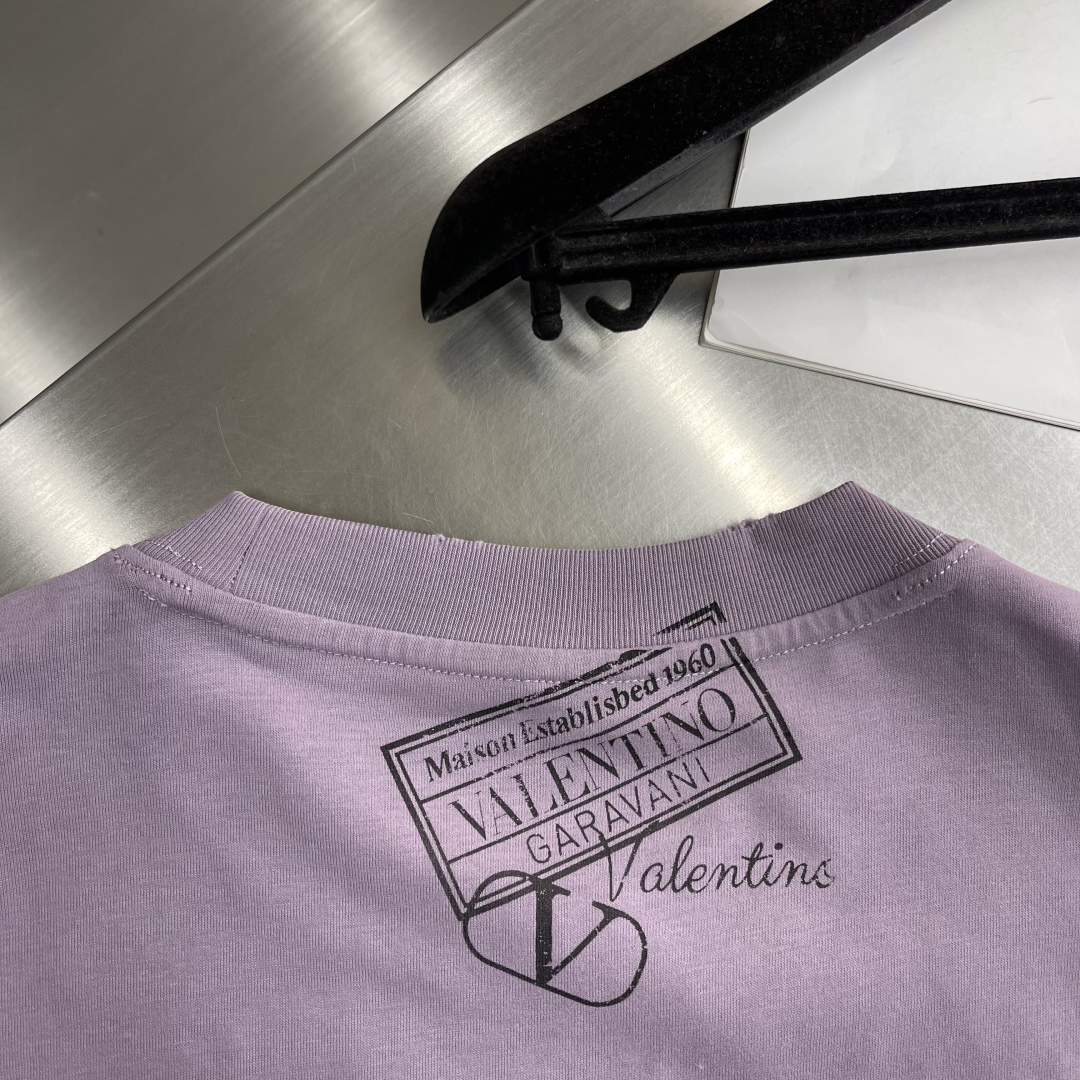 Valentino Garavani VLTN Logo Print Short Sleeve T-Shirt - Lilac 7 cmp i1745410414834 5726 0 3