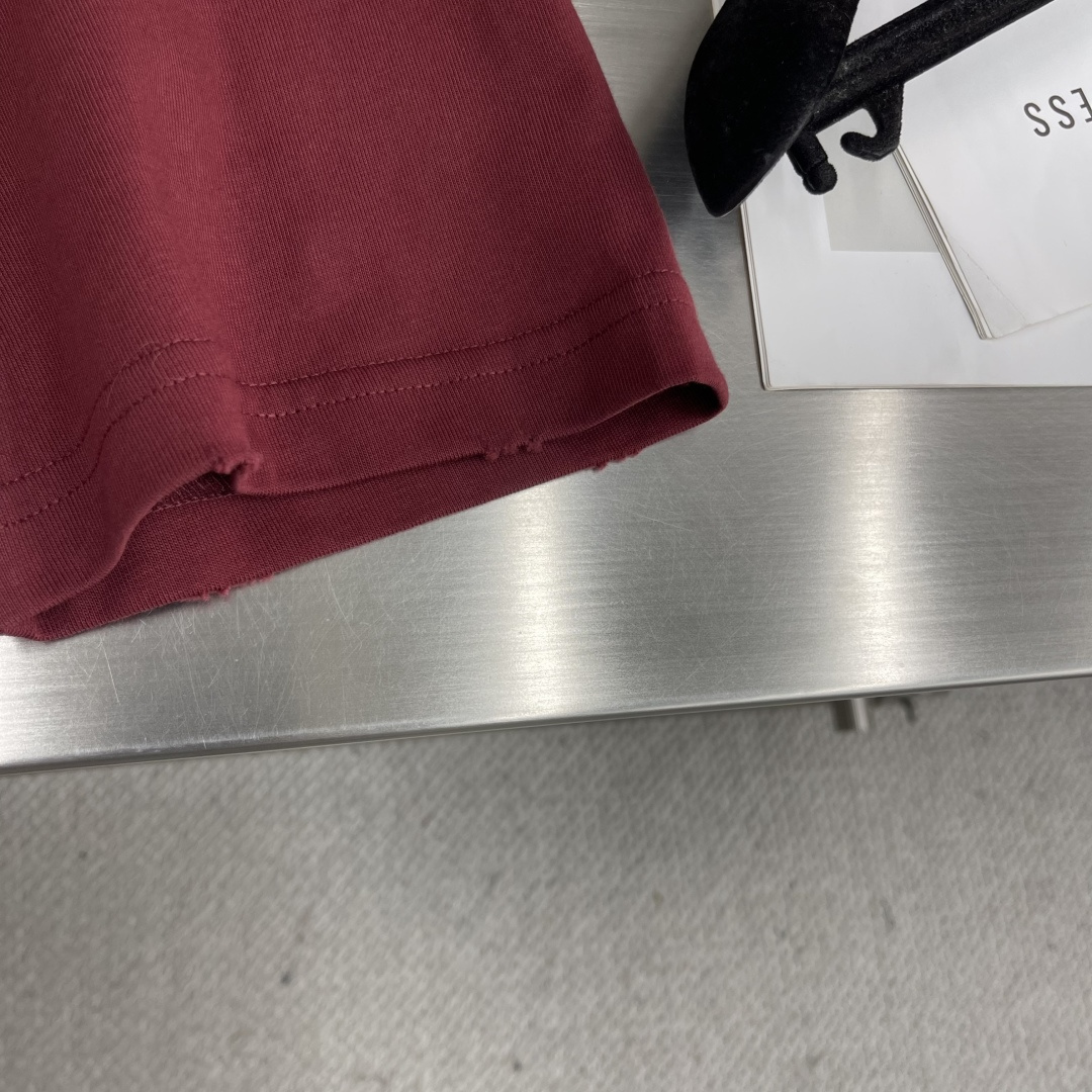 Prada 2025 Burgundy Cotton Tee with Distressed Detailing - Spring Collection 6 cmp i1745410539733 573 0 3