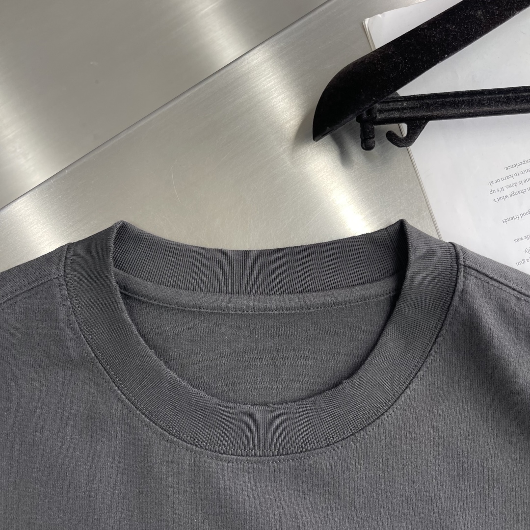 Burberry 2025 Spring/Summer Men's Graphic Print T-Shirt, Relaxed Fit 3 cmp i1745410963218 8232 0 0