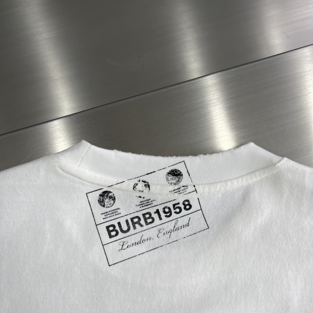 Burberry 2025 Spring/Summer White Cotton Graphic T-Shirt, Relaxed Fit 8 cmp i1745410990981 9923 0 4