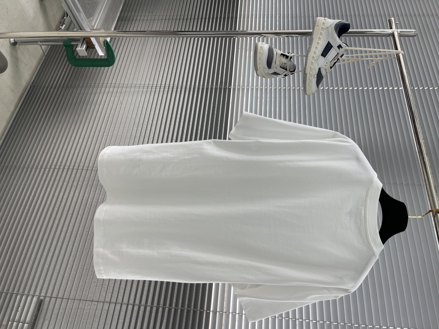 Dior Men's 2025 Spring/Summer White Cotton T-Shirt with Distressed Logo 8 cmp i1746354755336 2082 0 7