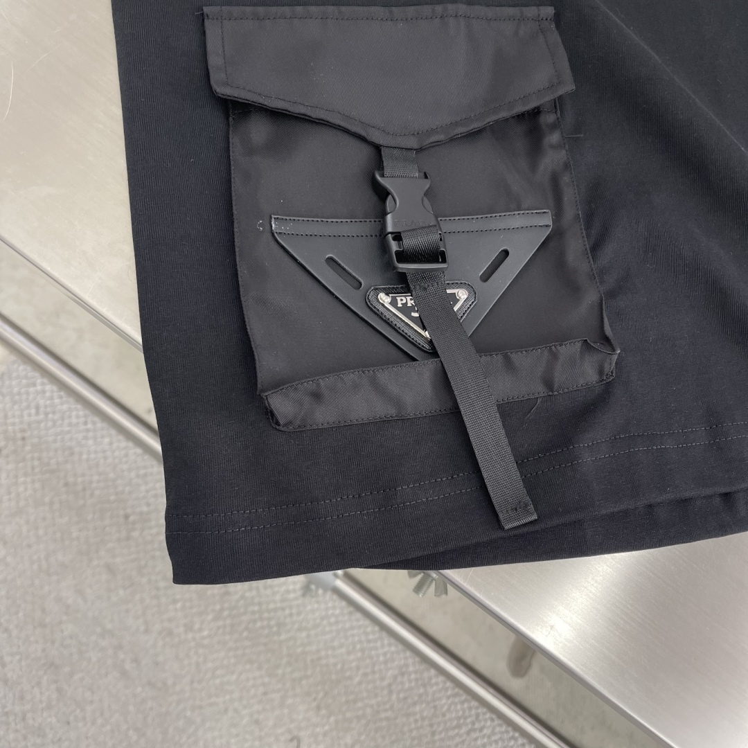 CÉLINE Men's Black Cotton T-Shirt with Pocket Detail | Fashionable and Stylish 4 cmp i1746441496790 8099 0 1