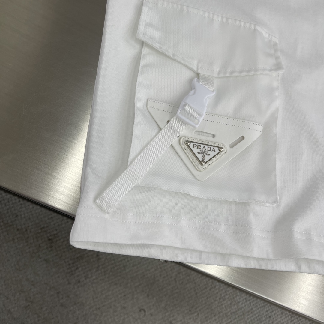 Prada White Cotton T-Shirt with Triangle Logo Pocket - Stylish and Comfortable 5 cmp i1746441516895 908 0 3