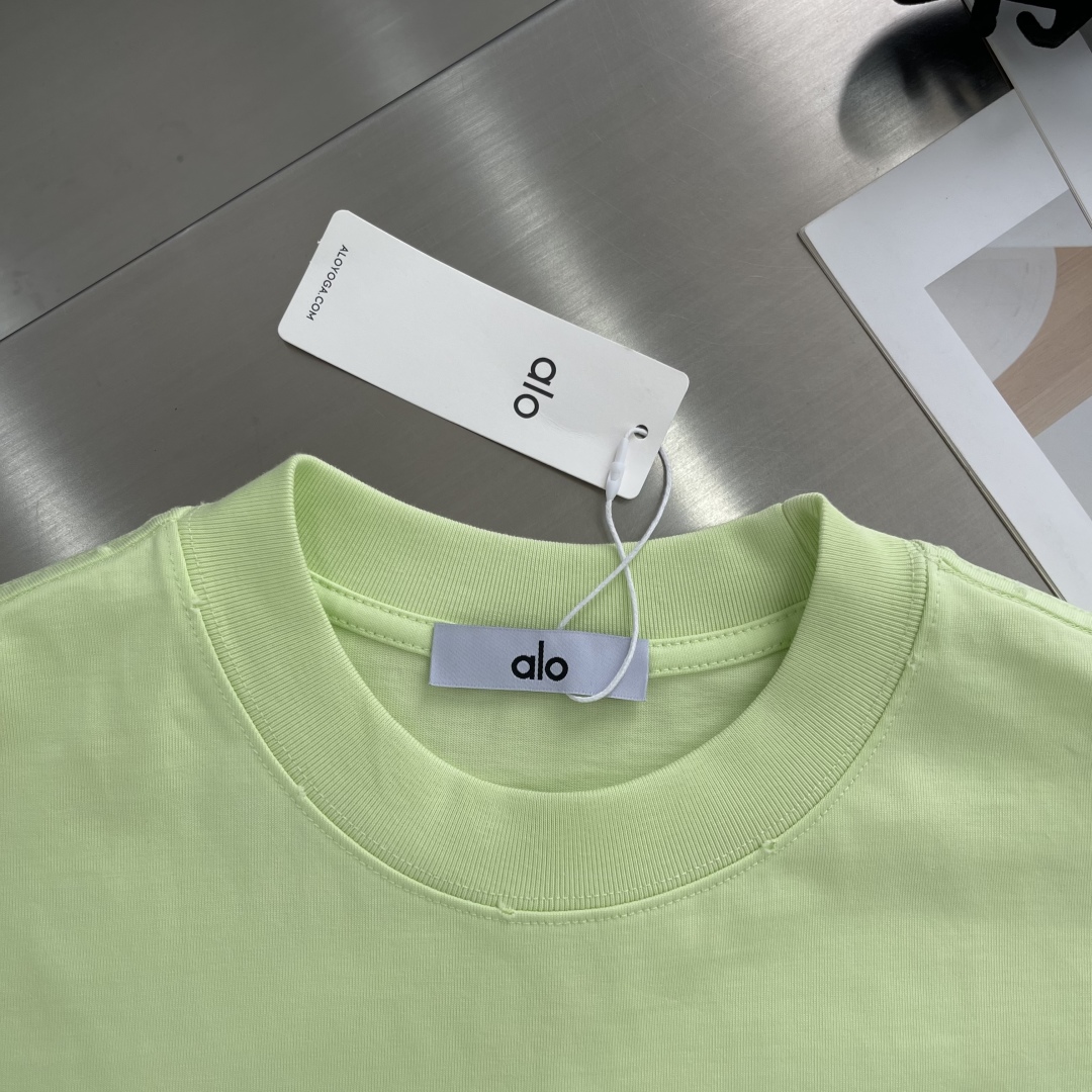 Alo Yoga 260g Cotton Graphic T-Shirt Oversize Fit for Men and Women 3 cmp i1746442887781 8580 0 0