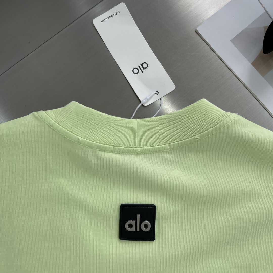 Alo Yoga 260g Cotton Graphic T-Shirt Oversize Fit for Men and Women 7 cmp i1746442887801 4209 0 4
