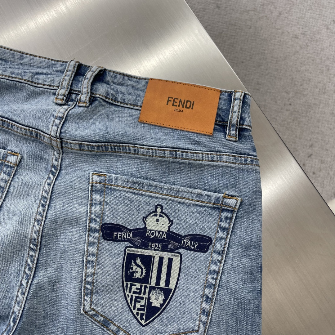 FEND  牛仔裤服装 8
